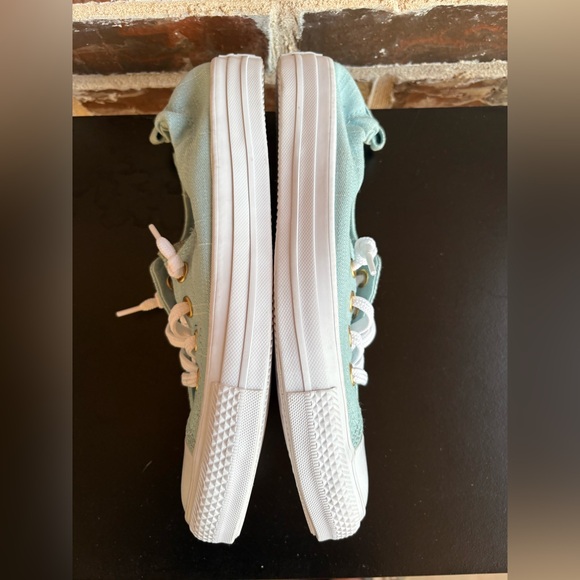 Converse Low Top Sneakers in Light Blue and White, 7.5 - Picture 14 of 16